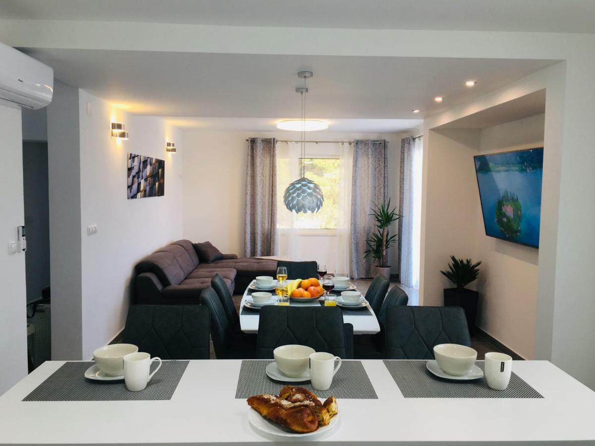 Holiday Hvar Vrbanj المظهر الخارجي الصورة