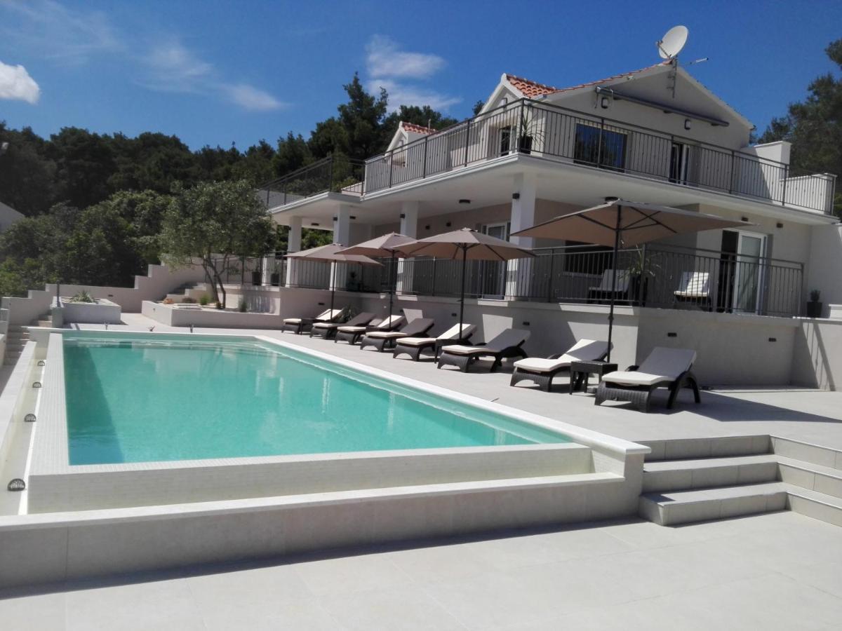 Holiday Hvar Vrbanj المظهر الخارجي الصورة